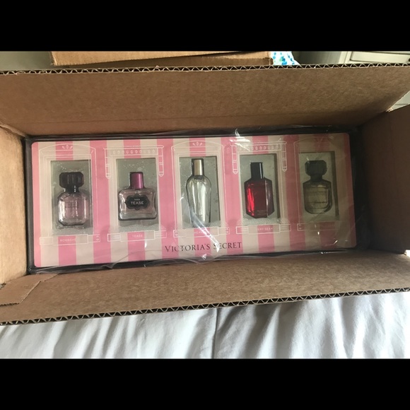 Victoria's Secret Other - Victoria's Secret mini eau de parfum set